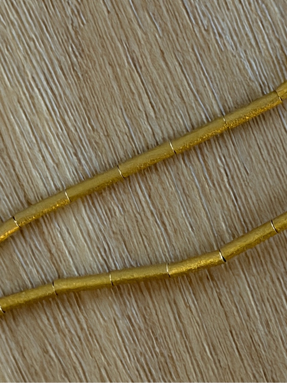 Liquid gold one long, necklace strand, a rarity indeed - Picture 8 of 12